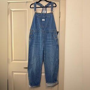 Levi’s wide leg Overalls size XL